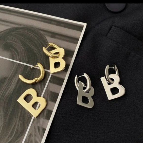 Letter drop Statement PieceEarrings - Picture 4 of 6